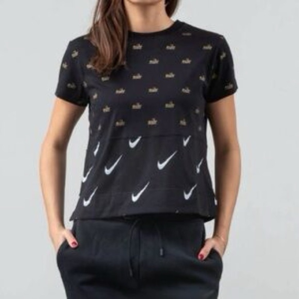 Nike Women’s Black Graphic T-Shirt